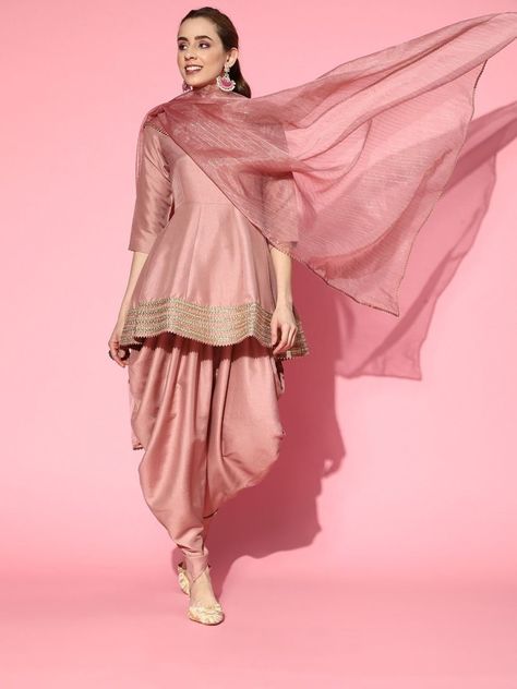 Buy pleasing dirty pink panelled kurta with dhoti pants and organza dupatta for women which is crafted from silk blend fabric. This beautiful style kurta set goes perfectly for upcoming festive season and grand events. Kurta With Dhoti, Summer/fall Outfits, Dhoti Pants, Eid Dresses, Stylish Dress Book, Organza Dupatta, Stylish Dresses For Girls, Traditional Attire, Pakistani Dress Design