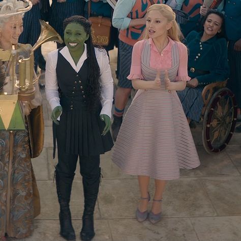 Glinda Wicked Ariana Grande Outfits, Wicked Elphaba Outfit, Glinda Outfits Wicked Movie, Wicked What Is This Feeling, Wicked Inspired Outfits Casual, Wicked Movie Outfits, Galinda Wicked Inspired Outfits, Wicked Costumes Halloween, Wicked Musical Outfit Ideas