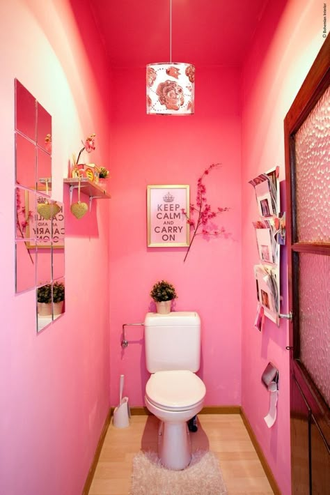 Bright Toilet Design, Pink Bathroom Toilet, Bright Pink Bathroom Ideas, Bright Toilet Room, Funky Toilet Decor, Toilet Wallpaper Ideas, Pink Downstairs Toilet, Pink Restroom Ideas, Pink Toilet Bathroom