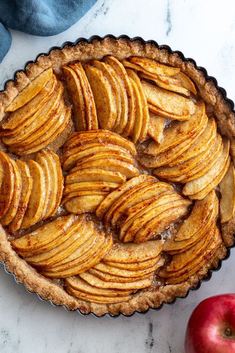 This simple Apple Tart is easy and fun to make and perfect for fall baking! It keeps well and makes for a delicious treat and dessert! Simple Apple Tart, Easy Apple Tart, Apple Tart Recipe, Apple Tart, Pure Vanilla, Easiest Apples, Fall Treats, Fall Baking, Tart Recipes