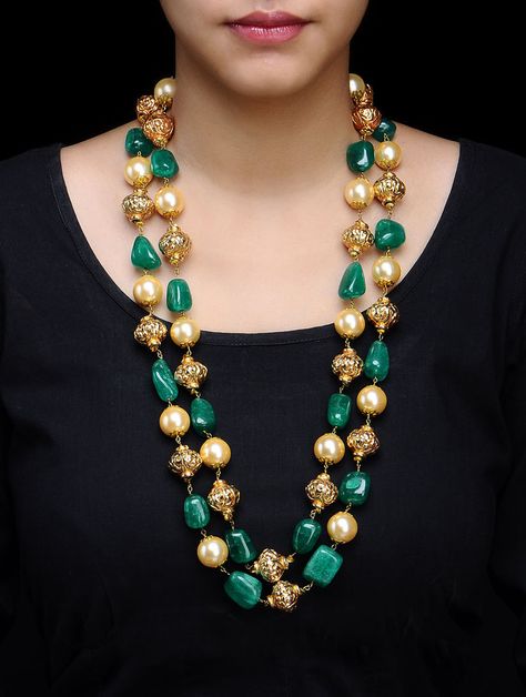 Chain Precious Stones Jewelry, Semi Precious Stone Jewelry, Pearl Necklace Designs, Beaded Necklace Designs, Gold Pendant Jewelry, Beaded Jewels, Wedding Jewellery Collection, Gold Jewellery Design Necklaces, Gold Jewelry Indian