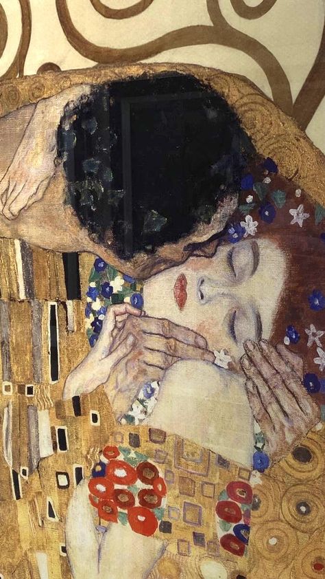 Art Klimt, Kiss Painting, Gustav Klimt Art, The Kiss (klimt), Klimt Art, Rennaissance Art, Art Classique, The Kiss, Romantic Art