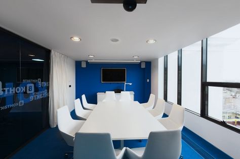 Blue and White Meeting Room - by Gullstén-Inkinen // #bafco #bafcointeriors Visit www.bafco.com for more inspirations. Blue White Office Design, Office Interior Design Blue, Blue White Office, Interior Design Blue, Connect Logo, Meeting Room Design, Office Design Inspiration, Corporate Office Decor, White Chairs