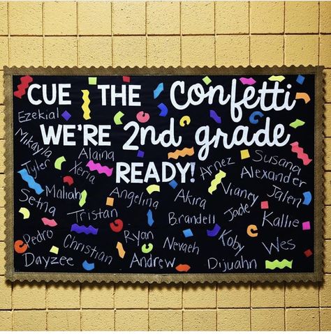 School Age Bulletin Boards Ideas, Preschool Graduation Bulletin Board, Pto Bulletin Board, Graduation Bulletin Board, Elementary School Bulletin Boards, Prek Graduation, Creative Bulletin Boards, Elementary Bulletin Boards, Kindergarten Bulletin Boards