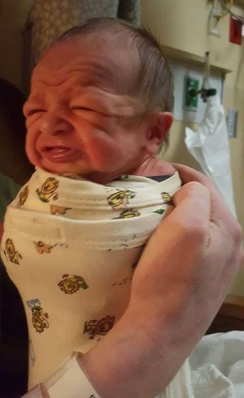 Grumpy Baby, Funny Baby Faces, Benjamin Button, Funny Baby Pictures, Baby Faces, Baby Memes, Cute Funny Babies, New Funny Videos, Funny Funny