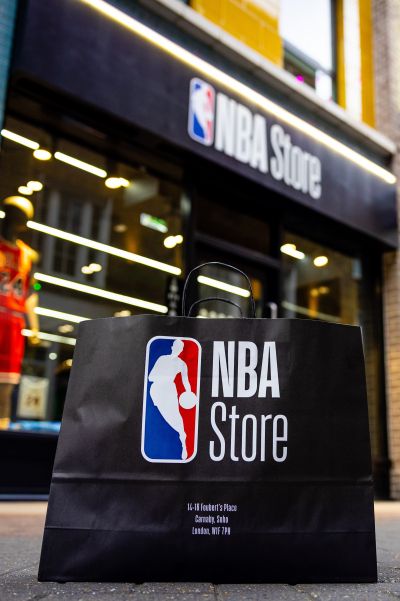 The (NBA) and Fanatics, a global leader in licensed sports merchandise, today announced the opening of the first NBA Store in the UK. Luxury Birthday Gifts, Sports Merchandise, Luxury Birthday, Nba Store, Basketball Is Life, Nike Jersey, National Basketball Association, Nba Jersey, All Team