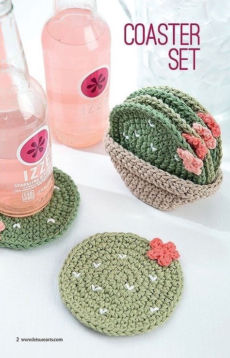 Crocheted Coasters, Crochet Succulent, Crochet Garden, Easy Knitting Projects, Crochet Mignon, Confection Au Crochet, Crochet Coaster Pattern, Ge Bort, Pola Amigurumi