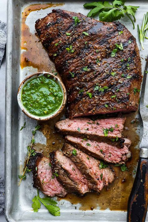 Grilled Tri-Tip is a juicy steak that will be the star of your barbecue! It's marinated in a tasty marinade, then grilled to perfection. Steak Appetizers, Marinated Flank Steak, Flank Steak Recipes, Meat Marinade, Grilled Flank Steak, Asian Sauce, Foodie Crush, Chimichurri Sauce, Tri Tip