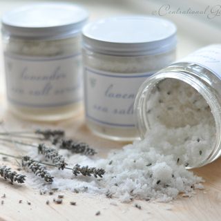 DIY~ Lavender Sea Salt Scrub Lavender Salt, Sea Salt Scrub, Scrub Diy, Sea Salt Scrubs, Homemade Scrub, Diy Body Scrub, Diy Scrub, Scrub Recipe, Body Scrubs