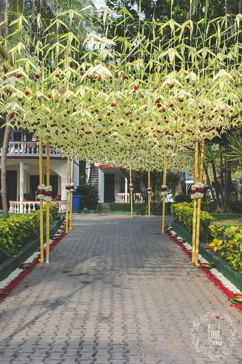 Coconut Decoration, Simple Stage Decorations, Home Flower Decor, Wedding Ambiance, Destination Wedding Decor, Wedding Entrance Decor, Simple Wedding Decorations, Mandap Decor, Wedding Planning Decor