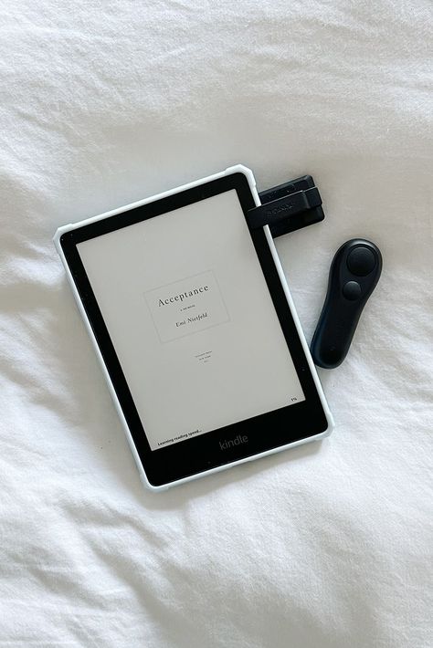 IS THE KINDLE WORTH IT? My Kindle Review - CARLY Kindle Girlie, Kindle Aesthetic, Magical Library, Gemini And Aquarius, Small Business Gifts, My Lifestyle, Complicated Relationship, Kindle Paperwhite, July 2022