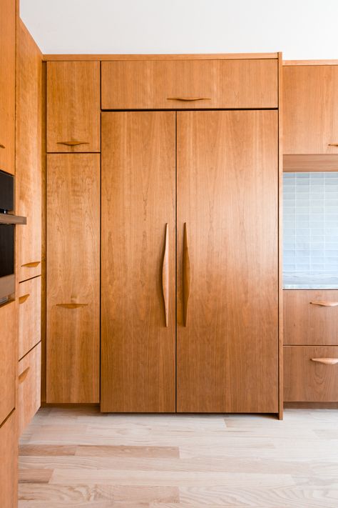 Hidden Fridge Built Ins, Hidden Fridge, Built In Fridge, Panel Ready Refrigerator, Integrated Refrigerator, Detail Arsitektur, Mcm Kitchen, Refrigerator Cabinet, Engine House