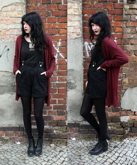 Edgy Work Outfits, Gothic Mode, Casual Goth, Goth Outfit, Dog Fabric, Tokyo Fashion, Instagram Outfits, Mode Inspo, Goth Outfits