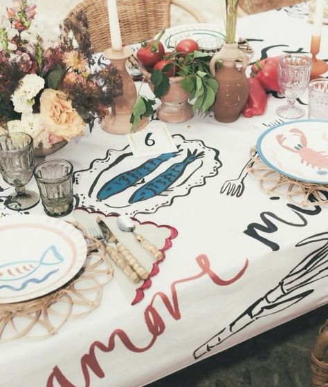 Summer Birthday Themes, Sicilian Wedding, Paper Tablecloth, Hand Painted Table, Dinner Party Summer, Pinterest Wedding, Wedding Tablecloths, Table Setting Inspiration, Wedding Tablescape