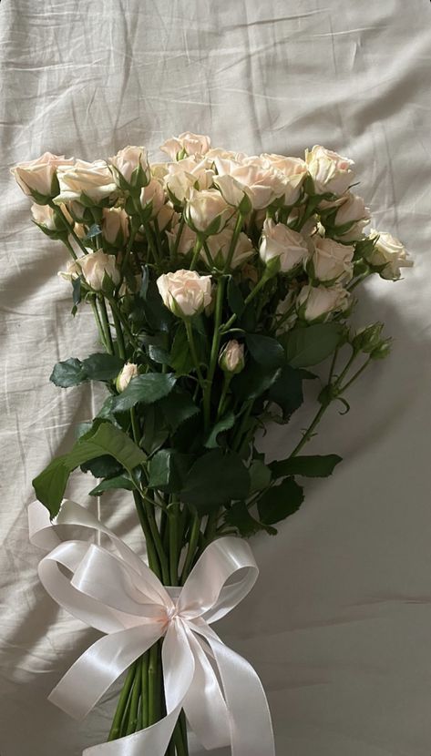 Boquette Flowers, Pola Kartu, Nothing But Flowers, Flower Therapy, Beautiful Bouquet Of Flowers, Luxury Flowers, Foto Inspiration, Beautiful Bouquet, Love Flowers