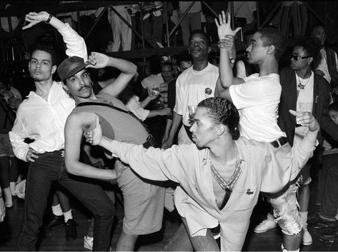 House of Xtravaganza on Instagram: “Striking Poses 1990… Luis, Danni, David Ian & Jose Xtravaganza at Tracks NYC, May 1990 Photo: © Chantal Regnault #tbt #1990…” Ballroom Aesthetic, Vogue Dance, Paris Is Burning, 90s Dance, Total Recall, Dancing Aesthetic, French Photographers, Vogue Fashion, House Music