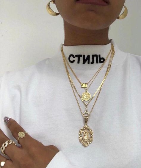 Coin Pendant Necklace, Gold Aesthetic, Soft Grunge, Chris Brown, Delicate Necklace, Gold Hoop Earrings, Accessories Jewelry, Cute Jewelry, Bridal Accessories