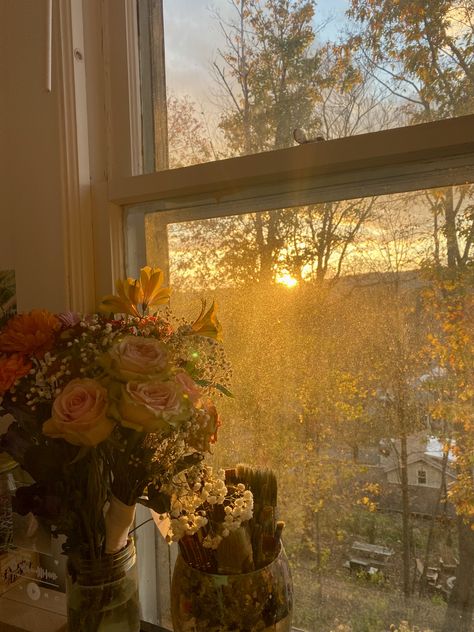 Golden Hour Wallpaper Desktop, Golden Asthetic Picture, Winter Golden Hour, Golden Hour Bedroom, Golden Hour Aesthetic Room, Soft Golden Hour Aesthetic, Golden Hour Pictures, Real Fireplace, Sunset Room