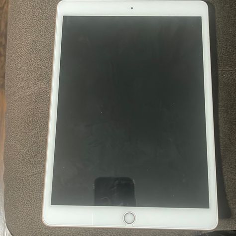 Literally Brand New. No Scratches. No Signs Of Wear. 10.2-Inch Ipad Wifi 32gb Gold Ipad Was Paid In Full Price Is Firm Ships Same Day! Box Included!! *8th Generation* 100% Smoke & Pet Free Home!! Only Used A Few Has Never Been Out The Case And Still Has Screen Protector On It. Ipad 8th Generation, Ipad 4th Generation, Ipad Pro 3, Apple Cream, Paid In Full, Ipad 6, Apple Ipad Air, Ipad 1, Apple Ipad Mini