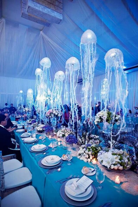 Under the Sea Deco Theme Marin, Sea Wedding Theme, Ocean Wedding Theme, Under The Sea Decorations, Jellyfish Decorations, Aquarium Wedding, Prom Themes, Wedding Motifs, Underwater Theme