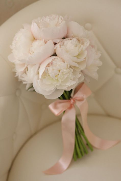 Small Peony Bouquet, Small Bride Bouquets, Wine Bouquet, White Peonies Bouquet, Alternative Wedding Bouquet, Small Wedding Bouquets, Elegant Wedding Bouquets, Bridal Party Bouquets, Bridal Bouquet Peonies