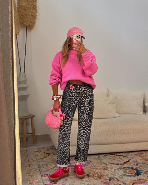 🌸🎀💕♥️🧚 How to wear leopard pants, which is your favorite? Falloutfit outfit inspo ootd look style autumn autumnoutfit spring springoutfit springsummer summeroutfit summerinspo casual casuallook tenuedujour inspiration rentrée lookderentrée Fall falloutfit Styling Cheetah Pants, Leopard Print Fall Outfit, How To Style Cheetah Print Pants, Leopard Pants Outfit Fall, Style Leopard Pants, Pink And Leopard Outfit, Cheetah Print Pants Outfit, Cheetah Pants Outfit, Print Jeans Outfit