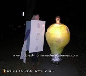 This Homemade Light Bulb and Switch Couple Costume was a bright idea for a Halloween couple costume! One of us was a light bulb and the other was a light s Halloween Costumes With Lights, Light Bulb Costume, Queen Padme Amidala, Padme Amidala Cosplay, Queen Padme, Light Up Halloween Costumes, Halloween Couple Costume, Diy Light Bulb, Star Wars Halloween Costumes