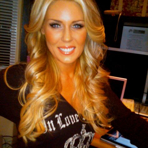 Gretchen Rossi - hair Gretchen Rossi, Hair Crush, Blonde Bombshell, Get Real, Hair Envy, Real Housewives, Hair Dos, Gorgeous Hair, Pretty Hairstyles