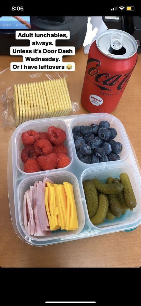 Food To Take To Work For Lunch, Office Work Lunch Ideas, Cold Lunch Picky Eater, Quick Snacks For Work, Food To Share At Work, Amusement Park Packed Lunches, Meal Prep Lunch Ideas Healthy Eating Easy Recipes, Mediterranean Lunchable, Health Lunch Ideas For Work