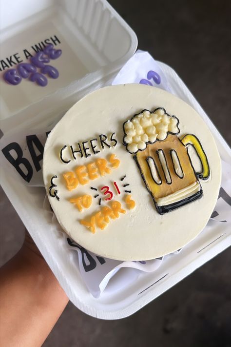 Husband Cakes Birthday, Cute Cake Ideas For Boyfriend, Cake Idea For Boyfriend Birthday, Birthday Cake For Boyfriend Creative, Bento Cake Design For Boyfriend Birthday, Funny Bday Cakes For Men, Cake Design For Boyfriend Birthday, Bento Cake For Husband, Cake Design For Boyfriend