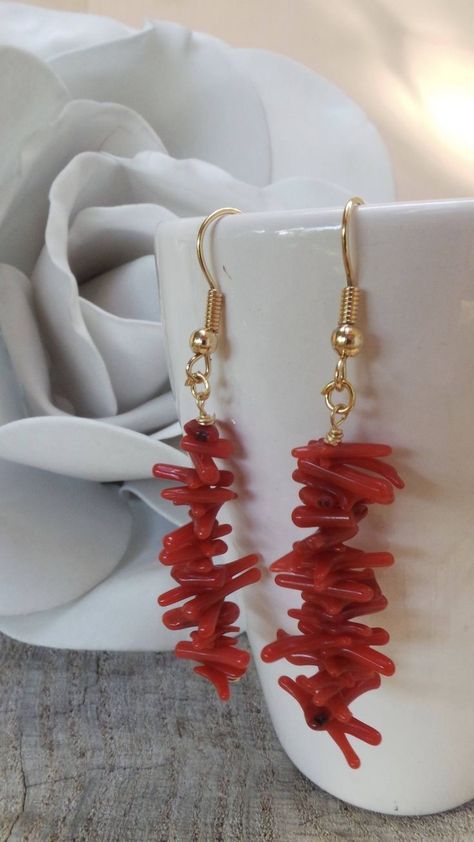 Coral Earring, Red Coral Jewellery, Statement Earrings Gold, Black Pinterest, Red Coral Earrings, Beaded Earrings Diy, Winter Boho, Red Beads, Summer Street