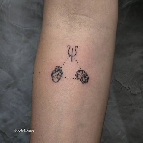 Psychology Tattoo, Brain Tattoo, Alien Tattoo, Small Girl Tattoos, Small Hand Tattoos, Feather Tattoos, Small Tattoo Designs, Time Tattoos, Elegant Tattoos