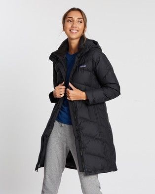 Update your adventure-ready wardrobe with the Down With It Parka from outdoor specialists Patagonia . Our model is weari Patagonia Parka, Iconic Australia, Black Chevron, Women's Jackets, Australia And New Zealand, Women's Coats, Jacket Design, Women's Coats & Jackets, Jackets Online