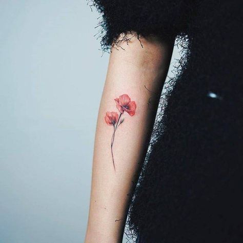 Poppy Tattoo Shoulder, Poppy Tattoos, Wildflowers Tattoo, Poppy Flower Tattoo, Realistisches Tattoo, Tattoo Son, Poppy Tattoo, Flower Tattoo Back, Poppies Tattoo