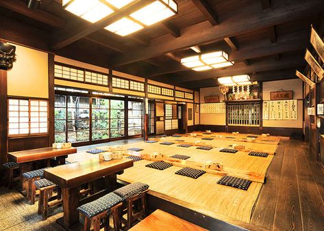 Traditional Japanese Restaurant, Japanese Dining, Sensoji Temple, Japan Travel Guide, Japan Shop, Dining Hall, Japanese Dishes, Style Japanese, Japanese Restaurant