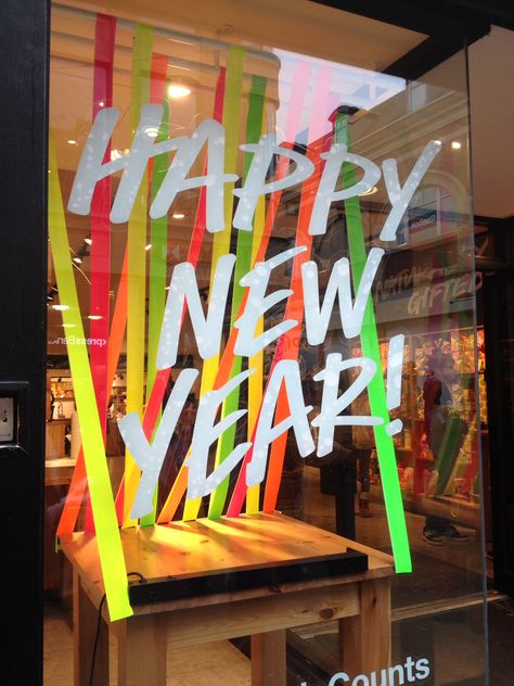 Happy New Year! the body shop sure know how to use a bit of colour to bring in the new year New Year Window Display Ideas, New Year Window Display, Showcase Store, Coffee Site, Cafe Idea, Window Display Retail, Studio Mini, Sweet Charity, Sale Windows