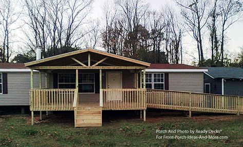 A Gable-Roof mobile home porch with a really nice design for an accessible wheel chair ramp by Ready Decks for Front Porch Ideas. Porch With Ramp, Wheel Chair Ramp, Mobile Home Porches, Mobile Home Deck, Manufactured Home Porch, Building A Porch, Mobile Home Decorating, Mobile Home Living, Mobile Home Porch