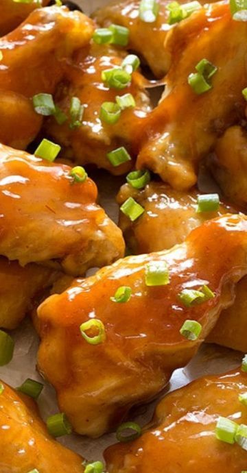 sweet and sour chicken wings Crispy Sweet And Sour Chicken, Sweet And Sour Chicken Wings, Chicken Wing Sauce, Chicken Wings In The Oven, Homemade Sweet And Sour Sauce, Sweet Chili Wings, Baked Wings Oven, Wings Recipe Baked, Wings In The Oven