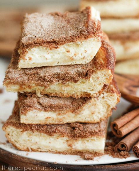 Canned Biscuit Dough Recipes: Get the recipe for this churro cheesecake at The Recipe Critic. Cheesecake Packaging Ideas, Cheesecake Packaging, Biscuit Dough Recipes, Canned Biscuit, Churro Cheesecake, Pillsbury Biscuits, Cheesy Biscuit, Sausage Biscuits, Churros Recipe