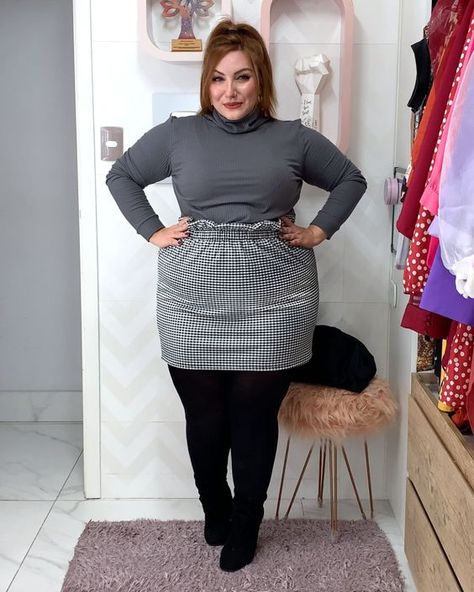 Moda plus size inverno Look Frio Plus Size, Best Plus Size Dresses, Look Plus Size, Corporate Attire, Corporate Fashion, Curvy Fashionista, Curvy Plus Size, Moda Plus, Plus Size Models