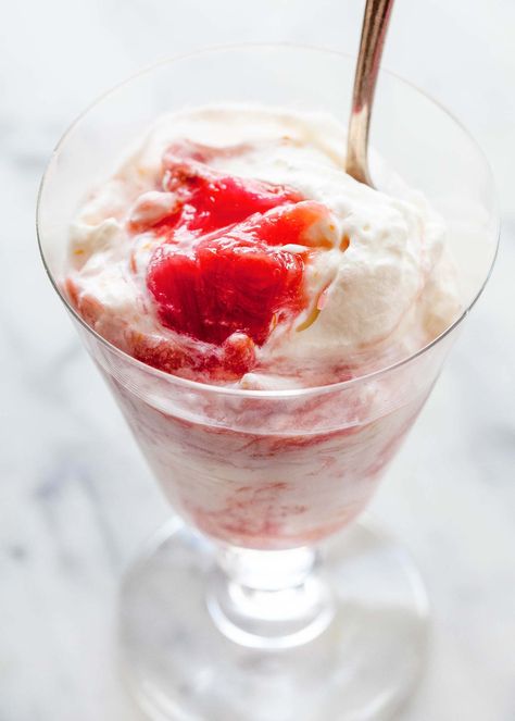 Spring is here! Make this rhubarb fool for a quick and easy dessert. Rhubarb sauce and whipped cream. Gluten-free. Rhubarb Fluff, Rhubarb Fool, Fool Recipe, Rhubarb Sauce, Spring Recipes Dessert, Spring Dessert, Spring Desserts, How To Make Pancakes, Rhubarb Recipes