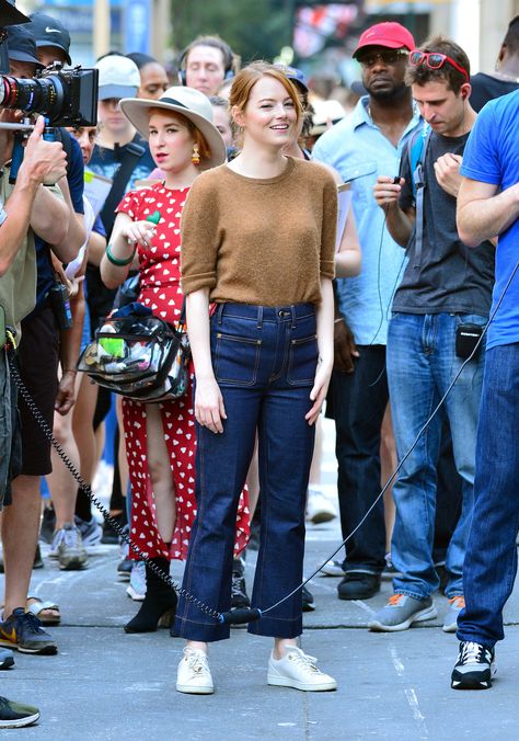 Emma Stone, 2018 Emma Stone Aesthetic, Emma Stone Fashion, Emma Stone Street Style, Emma Stone Outfit, Tawny Spring, Beaded Necklace Outfit, Emma Stone Style, Adorable Clothes, Street Style 2018