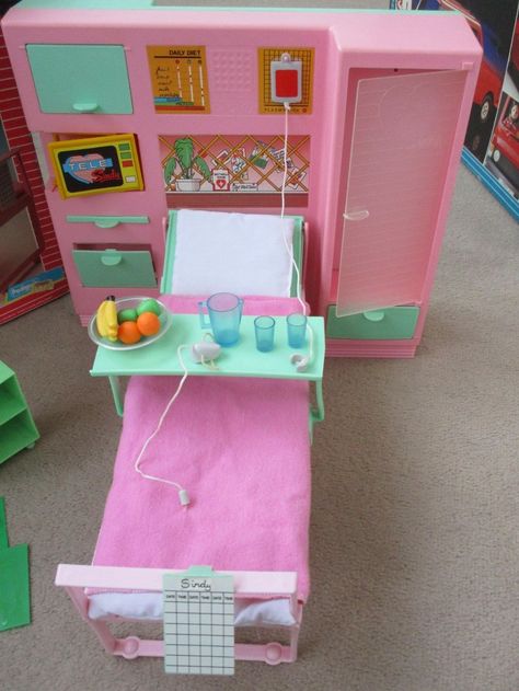 rare boxed vintage sindy nursing hospital L@@k.. | eBay Barbie Hospital, Doll Hospital, Barbie Land, Barbie Crafts, Barbie Things, Barbie Playsets, Barbie Room, Barbie Sets, Operating Room