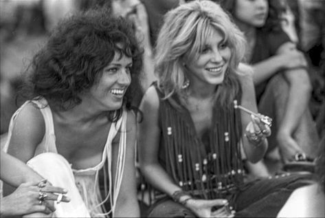 Woodstock at 50: A conversation with Sally Mann Romano — a 1960s rock-n-roll survivor, lawyer, writer, and animal lover. | by Michael McCord | Medium Hippies, 1969 Woodstock, Woodstock Photos, Woodstock Hippies, Woodstock Music, Woodstock 1969, Grace Slick, Jefferson Airplane, Woodstock Festival