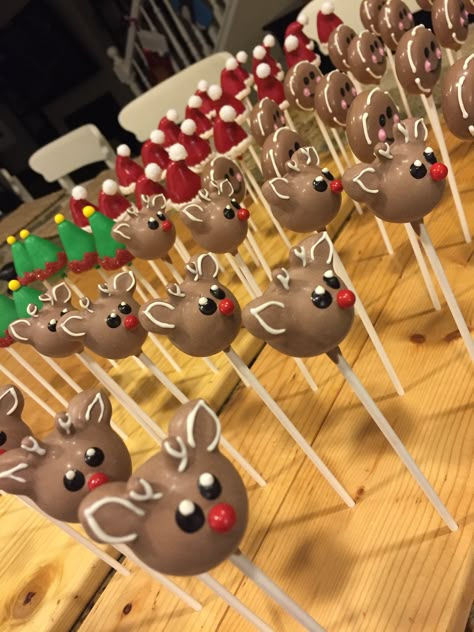 Reindeer Cake Ideas, Christmas Cakepop Ideas, Cake Pops Bouquet, Cake Pops Designs, Christmas Cake Pops Recipe, Easy Cake Pops, Holiday Cake Pop, Reindeer Cake, Cake Pops Recipe