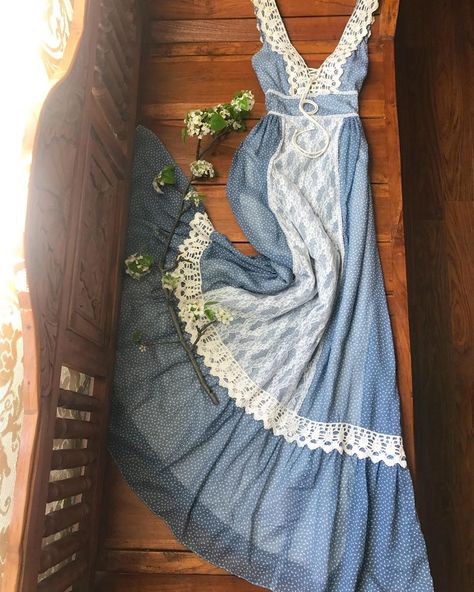 Strange Vintage on Instagram: “⚔️SOLD⚔️ 1970's vintage Gunne Sax sundress.. With the notorious Shamash & Yofi tag sewn right over the cut label.. Rn number is visible…” Sax Dress, Gunne Sax Dress, Lace Up Corset, Gunne Sax, One Love, Feminine Outfit, Dream Clothes, Looks Vintage, Fancy Dresses