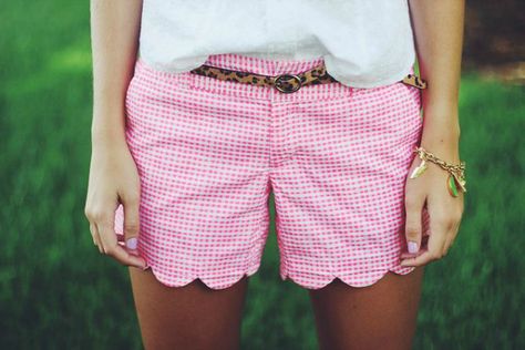 Fashion Trainers, Gingham Fashion, Gingham Shorts, Lilly Pulitzer Shorts, Creation Couture, Pink Gingham, Scalloped Hem, Playing Dress Up, Preppy Style