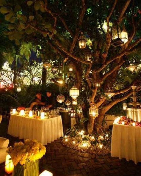 Hanging lantern wedding decor Enchanted Forest Prom, Forest Wedding Reception, Wedding Forest, Lantern Decor Wedding, Enchanted Forest Theme, Forest Party, Enchanted Forest Wedding, Wedding Lanterns, Fairy Wedding