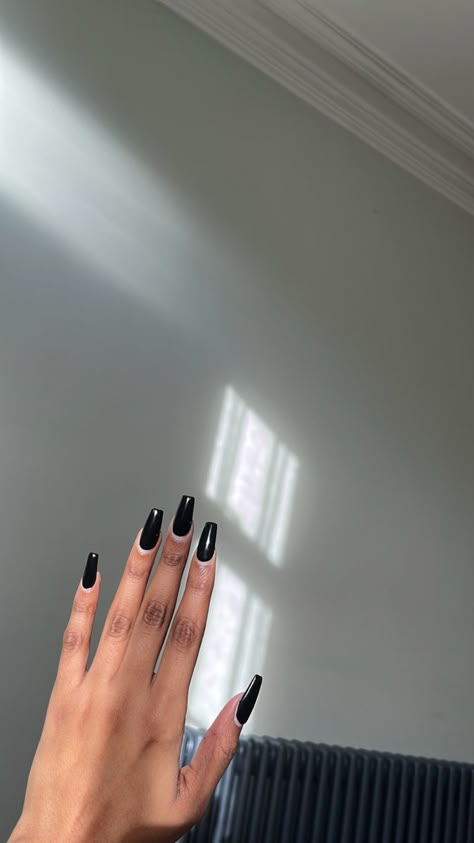 Nails Business, Acrylic Nails Nude, 2023 Nails, Girly Acrylic, Shape Nails, Matte Black Nails, Nails Nude, Hand Photo, Girly Acrylic Nails