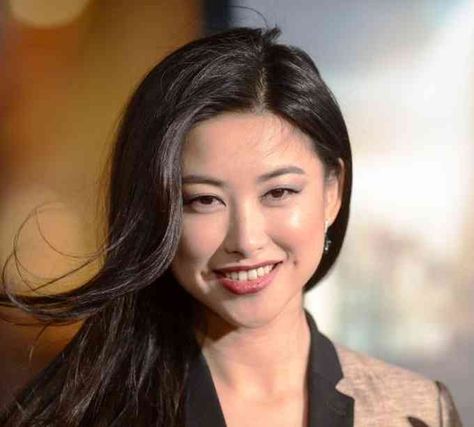 Zhu Zhu Affairs, Age, Net Worth, Height, Bio and More Check more at https://thepersonage.com/zhu-zhu/ Zhu Zhu, Celebrity Haircuts, Day Lewis, What Women Want, Actor John, Body Figure, Asian Celebrities, Hair Color For Black Hair, Chinese Actress